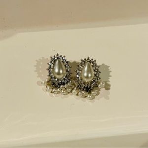 Cute pearl earrings